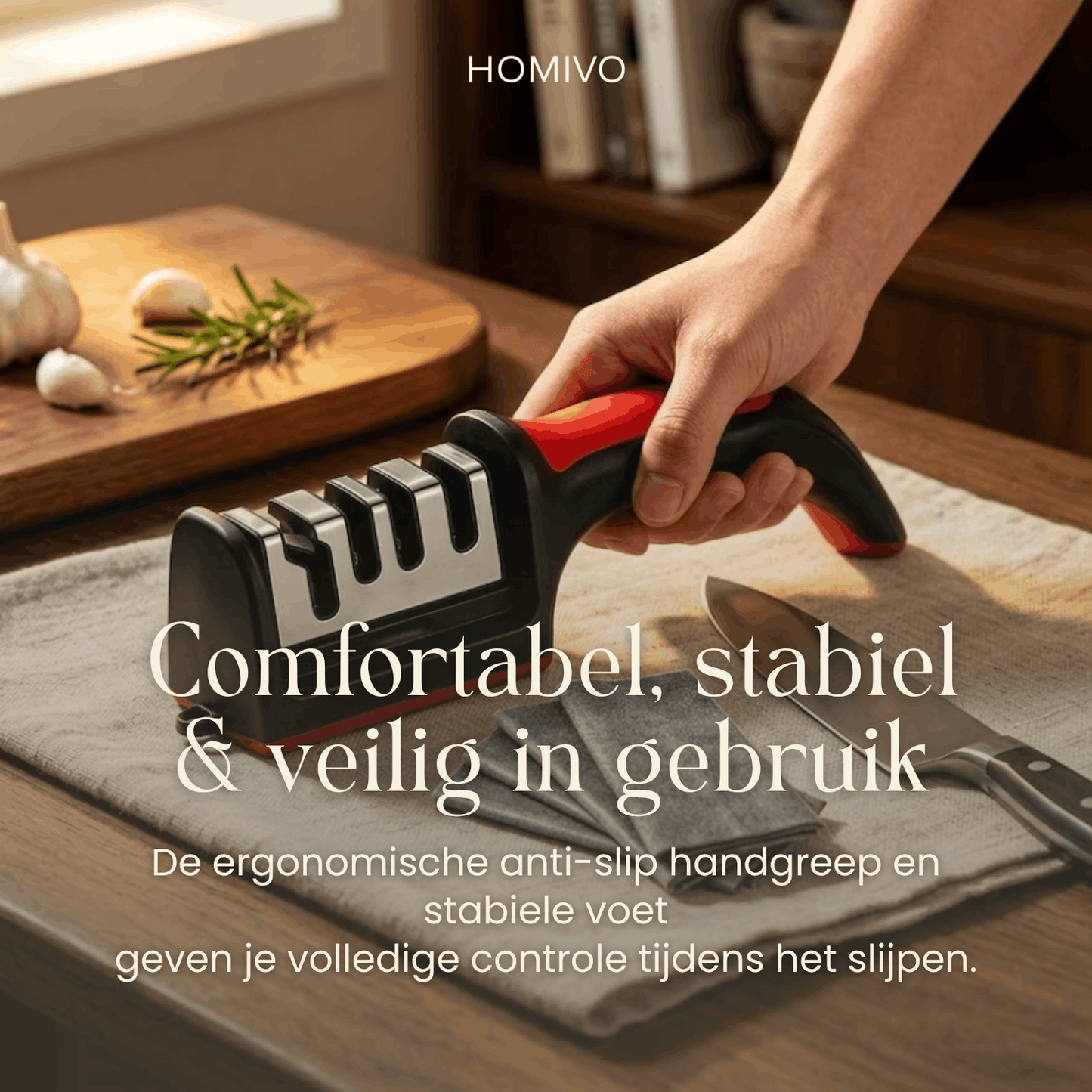 Velano Messenslijper in gebruik - comfortabele ergonomische antislip handgreep voor veilig en stabiel messen slijpen