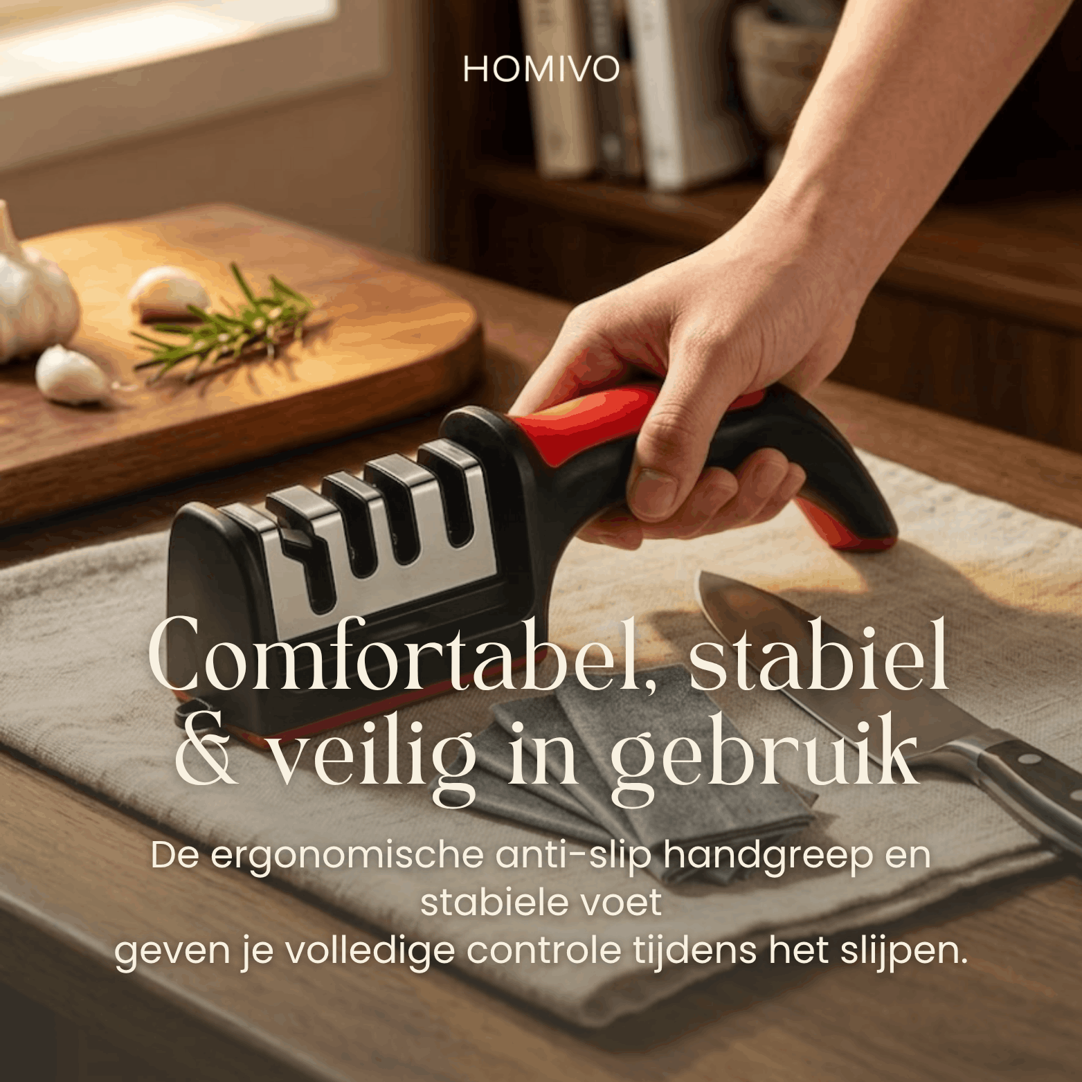 Velano Messenslijper in gebruik - comfortabele ergonomische antislip handgreep voor veilig en stabiel messen slijpen